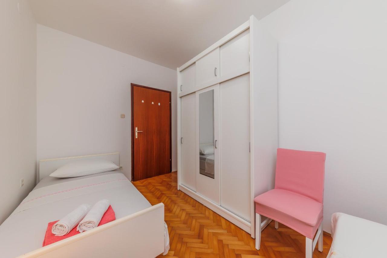 Apartman Mali Jure Apartamento Kaštela Exterior foto